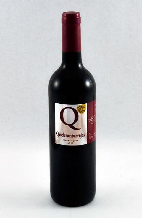 Quebrantarrejas  - Tinto Joven 2023Denominación de Origen : DO TORO Variedades : Monovarietal. 100% Tinta de Toro Grado alcohólico: 14% Volumen Edad : Vino joven sin crianza.